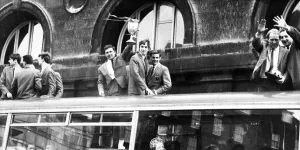 00620 Prints: North Shields footballers victory parade after winning the FA Amateur Cupwhile on their