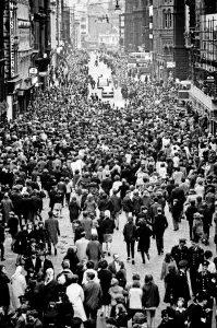 00396 Prints: Northern Premier of A Hard Days Night'. Fans line up along the streets in