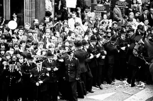 00396 Prints: Northern Premier of A Hard Days Night'. Fans line up along the streets in