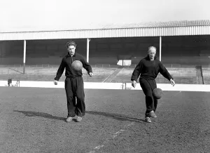 00464 Prints: Nottingham Forest team training session ahead of their FA Cup Semi Final match against
