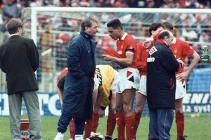 00610 Prints: Nottingham Forest vs Southampton Zenith Data Cup final at Wembley 1992