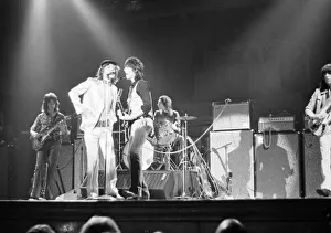 00291 Prints: nRolling Stonesi on stage of Newcastle City Hall on Thursday 4 / 3 / 1971 for the first