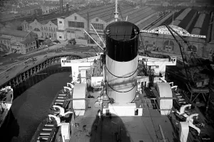 The ocean liner Queen Mary berthed at Clydebank docks circa 1938