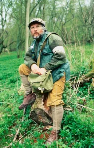 00127 Prints: Bill Oddie comedian and bird watcher August 1991 A©mirrorpix