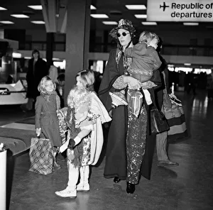 00928 Prints: Off on a weeks holiday to Rome is Vanessa Redgrave with children Natasha, 7, Joely