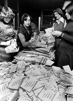 Images Dated 29th November 1976: Office Girls count the results of the Record Referendum, over 45