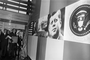 01218 Prints: The official opening ceremony at President Kennedy School in Rookery Lane, Holbrooks