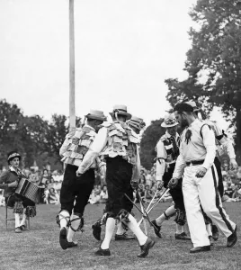 The Old English Folk Dance Society performing the sword dance at Stratford Upon Avon