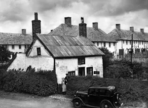 Houses And Housing Prints: The Old and the New - The 300 year old cottage in Speke town road now surrounded by