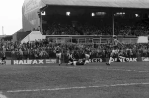 Oldham 2 v. Newcastle United 2. Division 2 Football October 1982 MF08-02-122