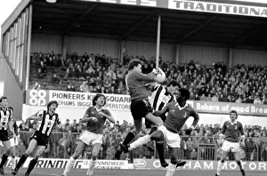 Oldham 3 v. Newcastle United 1. Division 2 Football October 1981 MF04-13-111