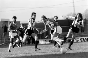 Oldham 3 v. Newcastle United 1. Division 2 Football October 1981 MF04-13-048