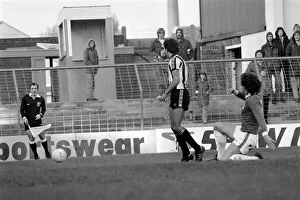 Oldham 3 v. Newcastle United 1. Division 2 Football October 1981 MF04-13-086