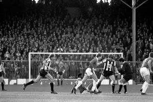 Oldham 3 v. Newcastle United 1. Division 2 Football October 1981 MF04-13-013