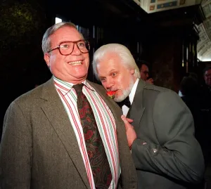 Oliver Reed actor The Bruce film Glasgow Ronnie Brown actor singer eating his red button
