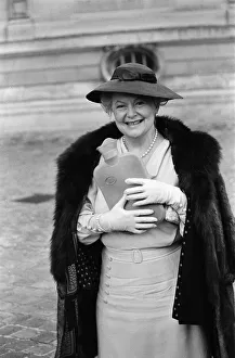 Drama Prints: Olivia De Havilland on the set of The Woman He Loved'in Chantilly