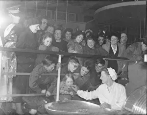 00002 Prints: Opening of South Bank Exhibition 1951 Festival of Britain Try it Yourself