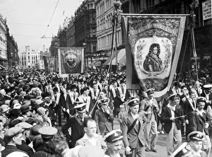 Northern Ireland Prints: Orange Order Battle of the Boyne day parade through the streets of Belfast 13th July 1935