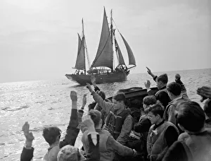 Scout Prints: Outward Bound Sea School Sea Scouts take part in the Outward Bound off of Aberdovey