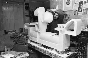 00756 Prints: Oxfordshire sculptor John Buckley seen here at work in his Wallingford studio