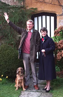 PADDY ASHDOWN & WIFE JANE ASHDOWN LEAVING HOME TO VOTE 10 / 04 / 1992