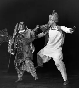 Pakistan artists to dance before the Queen: Husband and wife dancers