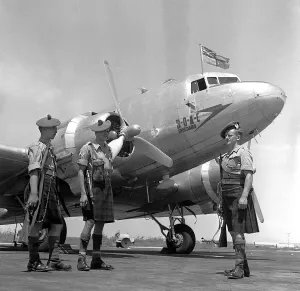Aeroplanes Prints: Palestine British Army 1947 Soldiers guard a BOAC DC3 from Jewish terrorist in