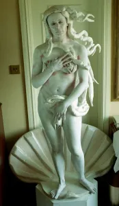 Naked Prints: Pamela Sinclair Living Statue September 1999 - Owner of Still Life Statues based in