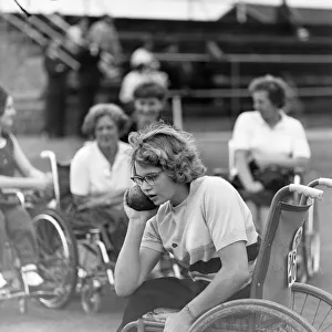 00384 Prints: Paralympic Athletes training at Stoke Mandeville, watched by patients