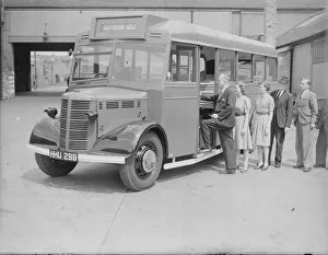 War And Prints: Passengers during the Second World War board a bus in Bristol heading for Clifton