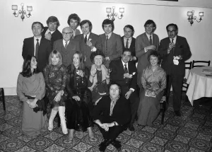 Soap Prints: Some past faces from Coronation Street have got together at the Terretse-Est Restaurant
