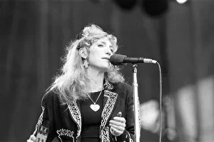 00475 Prints: Patti Scialfa, member of Bruce Springsteens E Street Band, in Concert, Villa Park