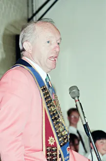 00920 Prints: Paul Daniels, magician, officially re-opens refurbished Kilton Thorpe School