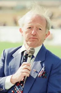 00920 Prints: Paul Daniels, magician, opens the charity race day at Redcar, Tees Valley