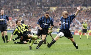 Paul Dickov scores Manchester Citys 2nd goal May 1999 against Gillingham in
