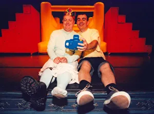 00055 Prints: Paul Hunter as Richard III and Roland Quesnel as Buckingham in Williams Shakespeare