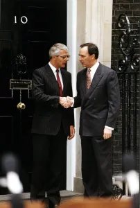 Paul Keating Australian Prime Minister shakes hands with British Prime Minister John