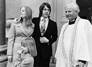Core08 Prints: Paul McCartney, Linda Eastman and Lindas six-year old daughter
