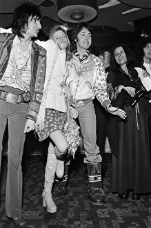 Paul McCartney and his wife Linda McCartney attend the film premiere of Lady Sings