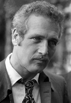 00140 Collection: Paul Newman October 1969 At a press conference in London at Les Ambassadeurs in