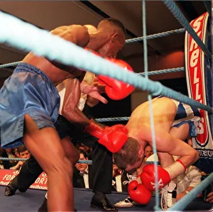Losing Prints: Paul Weir fights Alfonso Zvenyika - Weir on the ropes 1998
