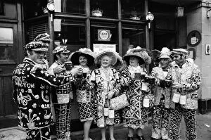 Images Dated 9th May 1970: Pearly Kings and Queens celebrate Covent Gardens 300th Birthday, London
