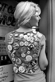 Images Dated 6th January 1981: People: Woman: Janine Andrews model, with badges from the Badge Shop in Convent Garden
