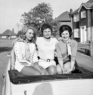 People: Woman: Two Surrey suburban housewives, Peggy Preston, 35 and Vicky Courtney