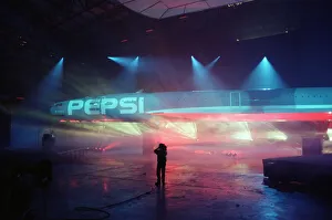 01158 Prints: Pepsi launch its new blue can. Air France paint one of its Concorde