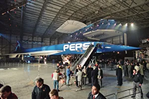 01158 Prints: Pepsi launch its new blue can. Air France paint one of its Concorde