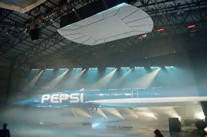 01158 Prints: Pepsi launch its new blue can. Air France paint one of its Concorde