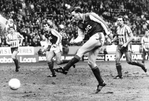 Perry Groves of Arsenal shoots for goal during the match at Hillsborough against