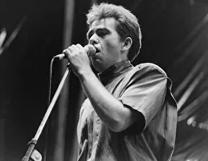 Images Dated 16th September 2004: Peter Gabriel during a concert in Clapham, London, where the stars of rock gave their