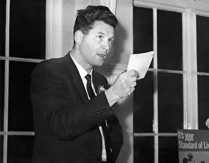 00773 Prints: Peter Griffiths, Conservative Candidate for Smethwick, speaking at his meeting at Durban
